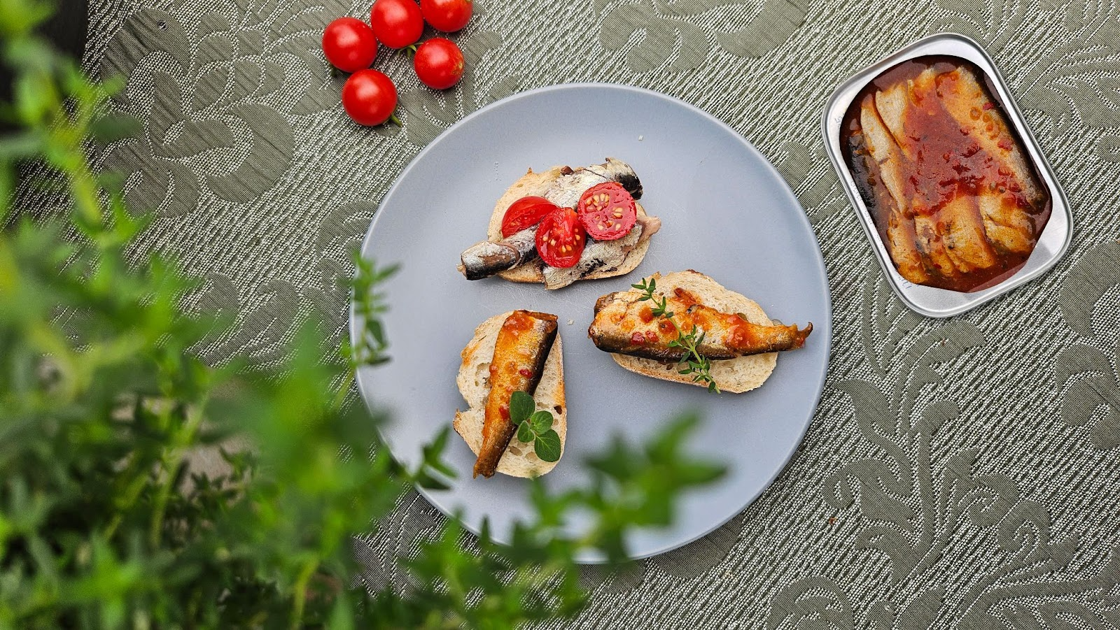 How Do You Eat Canned Sardines?